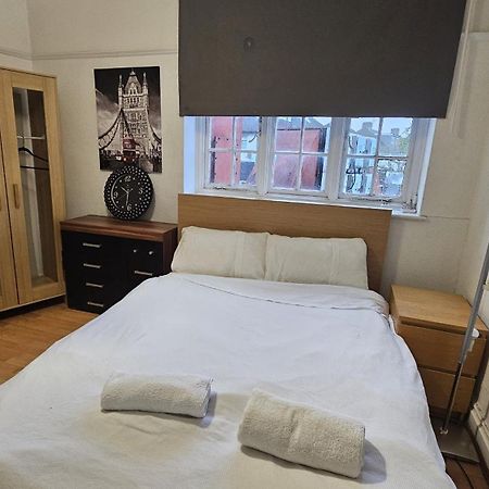 London Edgware Station Apartment Kültér fotó