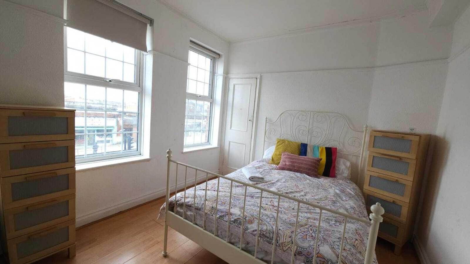 London Edgware Station Apartment Szoba fotó