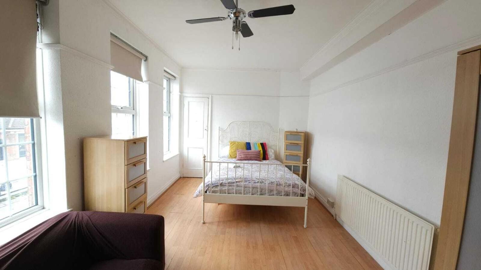 London Edgware Station Apartment Szoba fotó